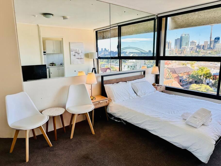 Apartment Chic With Stunning Views *